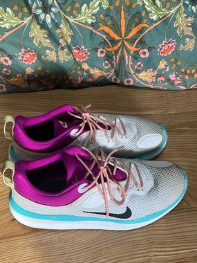 Women’s Nike ACMI shoes size 8.5